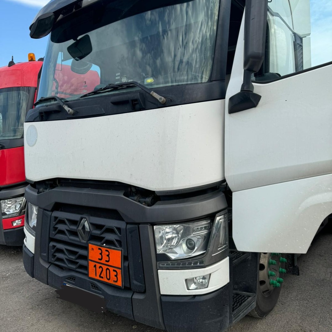 Usuwanie adblue Tarnów w samochodzie ciężarowym marki Renault