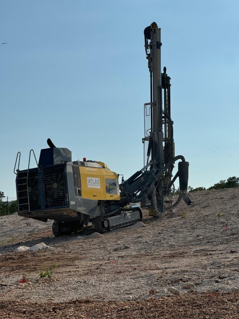 Koparko-ładowarka - SCR24 realizacja